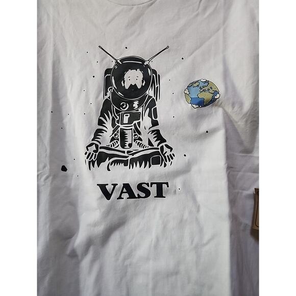 New Vast Men’s Black Graphic Tee Shirt Medium Surfer Yogi Space A130 NWT - Picture 2 of 6